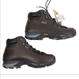 NWT Zamberlan Boots size 7, Euro 39